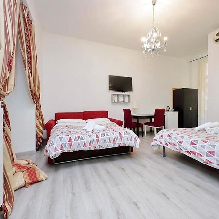 Lucky Holiday Rooms โรม ภายนอก รูปภาพ